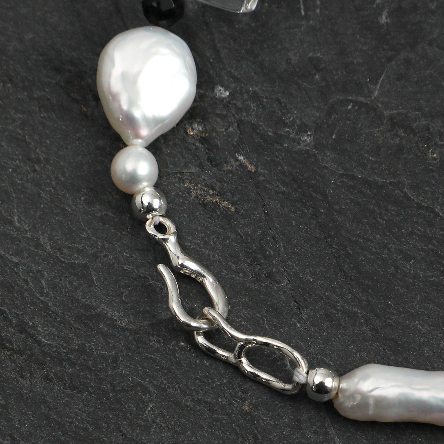 Baroque Pearl_White Crystal Bracelet