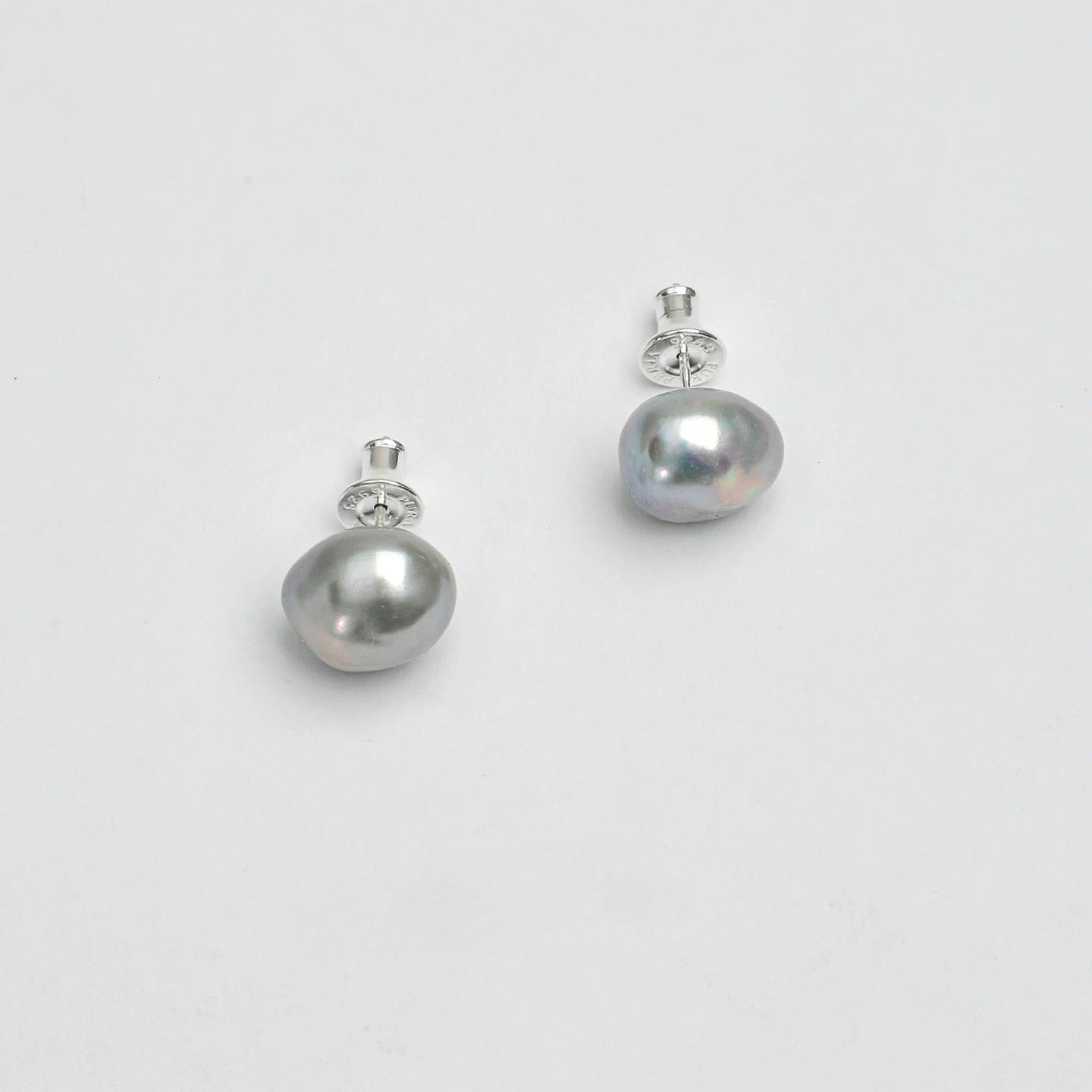 Baroque pearl silver earrings gray