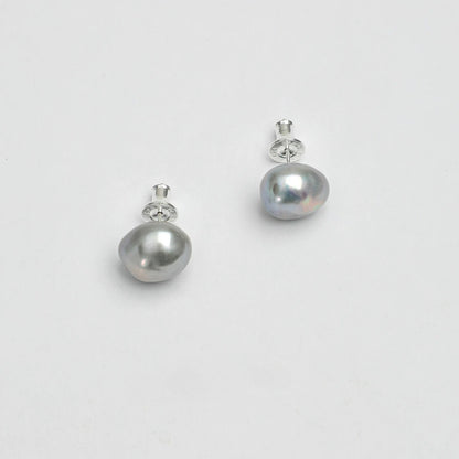 Baroque pearl silver earrings gray