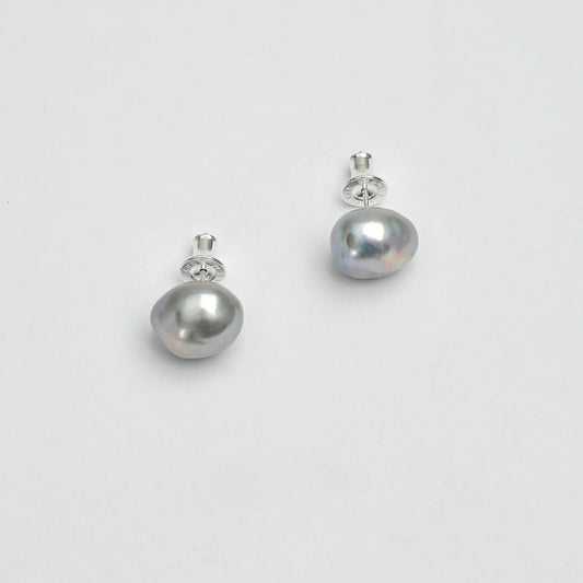 Baroque pearl silver earrings gray