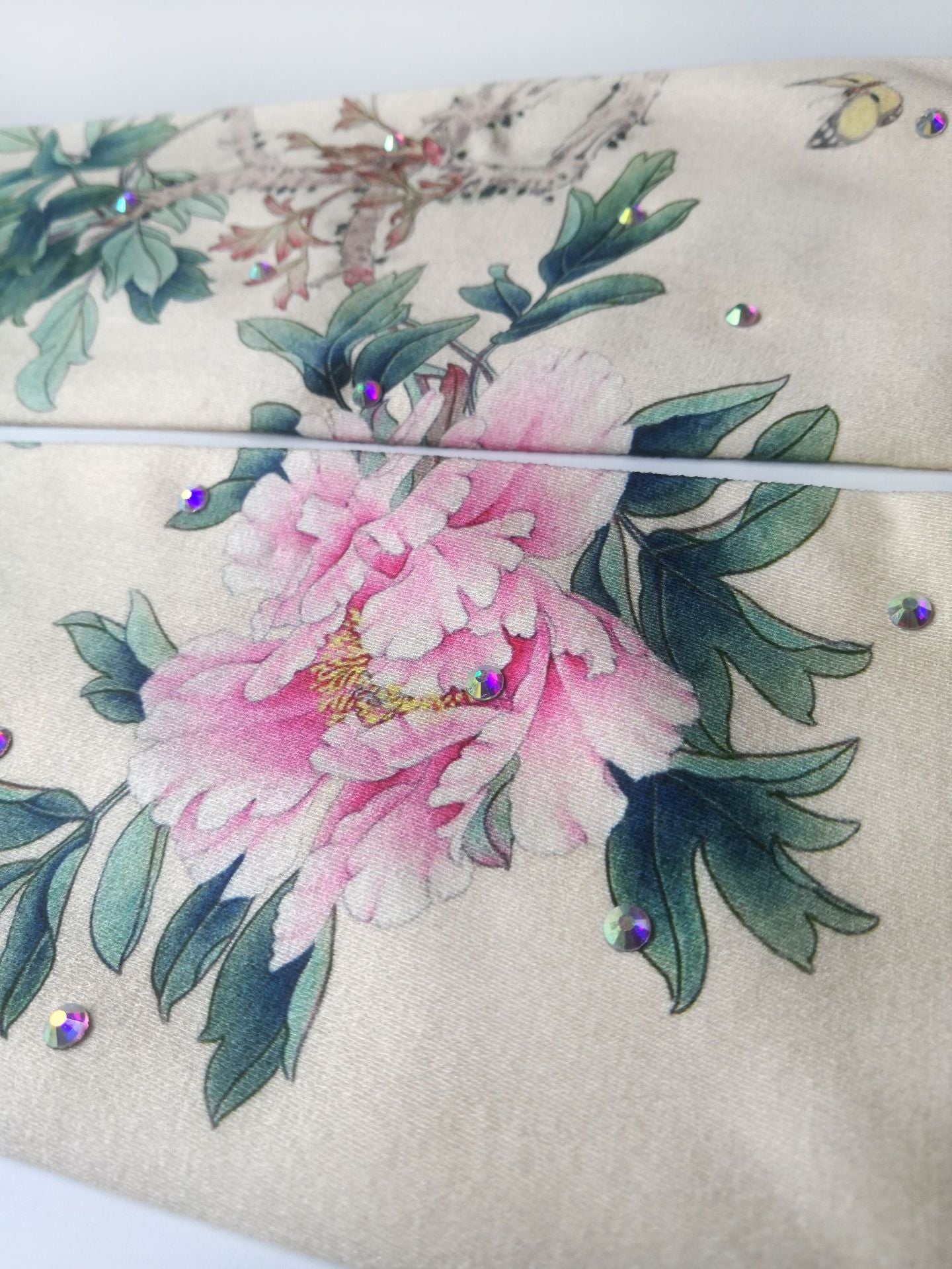 Peony Butterfly Shinning Tights with high elasticity and compression,shaping fit and ideal for weddings, parties, ethnic outfits, and street fashion