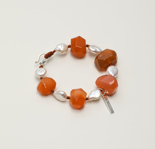 Persian Red Agate Bracelet with Freshwater Pearls