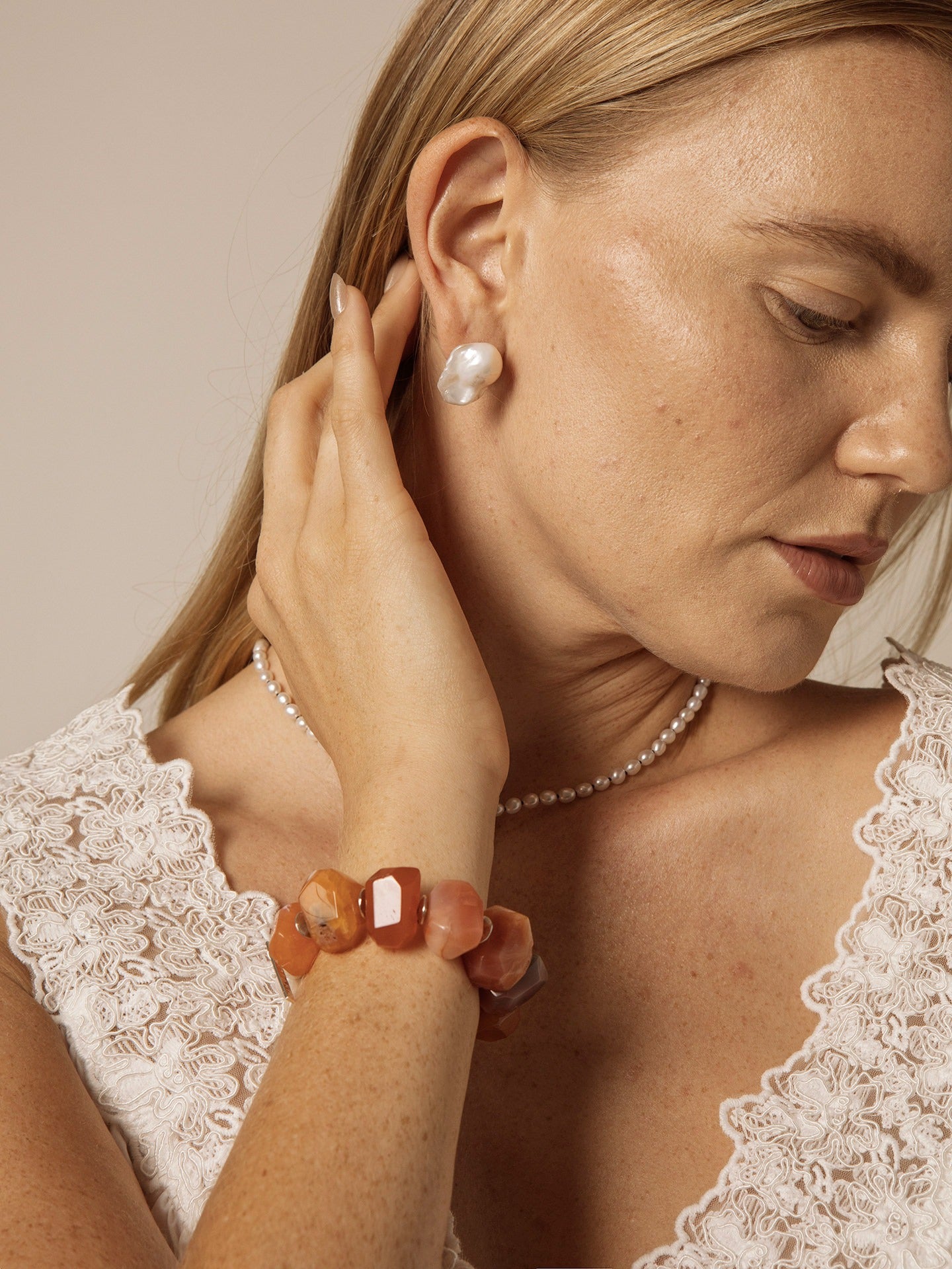 Persian_Red_Agate_Bracelet_with_Freshwater_Pearls
